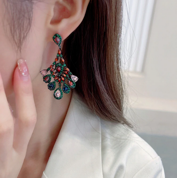 Load image into Gallery viewer, Jewelblings Boho Vintage Style Colored Green Peacock Feather Drop Earrings Formal Gown Dress Accessory     Load image into Gallery viewer, Jewelblings Boho Vintage Style Colored Green Peacock Feather Drop Earrings For