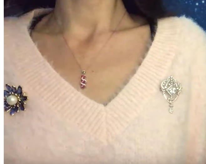 ASMR * Douce discussion et découverte de mes 2 nouvelles broches Jewelblings