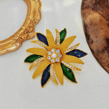 Load image into Gallery viewer, Gorgeous Trio-tone Burst Flower Brooch Pin Dressy Jewelry
