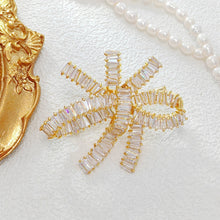 Load image into Gallery viewer, Fantastic Gold Tone Dimension Baguette Cut CZ Ribbon Bow Brooch Pin Bridal Jewelry
