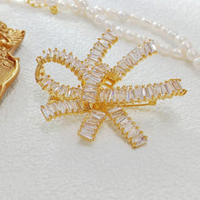 Load image into Gallery viewer, Fantastic Gold Tone Dimension Baguette Cut CZ Ribbon Bow Brooch Pin Bridal Jewelry
