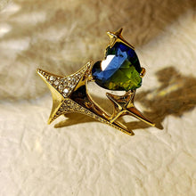Load image into Gallery viewer, Splendid Gold Metal Four-Point Star and Aurora Heart Lapel Pin for Unisex Accessory
