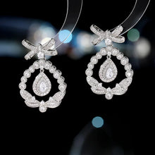 Load image into Gallery viewer, Splendid Opens Pear-Shaped Garland Green Drop Earrings with Ribbon
