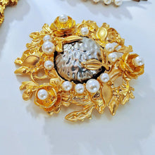 Load image into Gallery viewer, Vintage Imitated Baroque Pearl Gold Floral Brooch Wreath Jewelry
