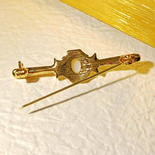 Load image into Gallery viewer, Delicate Vintage Ornate Imitated Oval Pearl Bar Stick Pins
