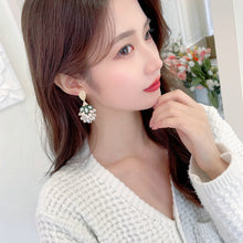Load image into Gallery viewer, Jewelblings Luxury Cracked CZ Purple Feather Fan Drop Earrings Wedding Event Dinner Accessory
