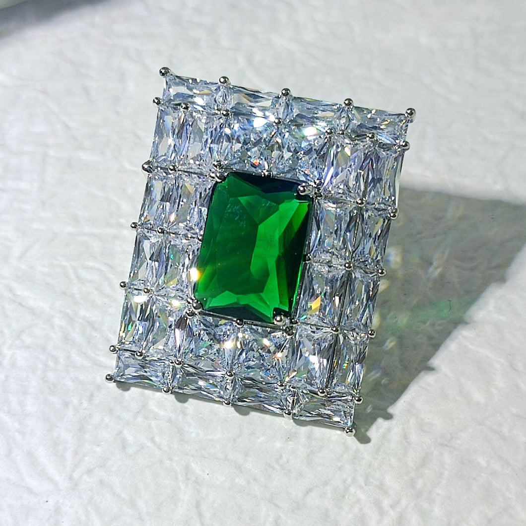 Old European Vintage Stylish Clear and Green Art Deco Rectangle Pins Brooches